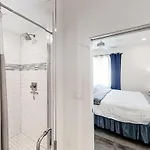 The Vibe Holiday home *