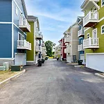 The Bird House On Turtle Bay