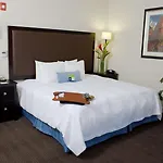 Hampton Inn & Suites Nashville-Downtown