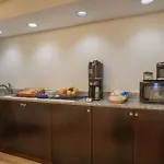 Hotel Doubletree By Hilton Airport 3*
