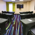Hotel Hampton & Nashville-airport 3*