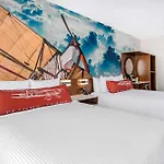 Cambria Airport Hotel 5*