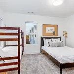 Park West 7 3*