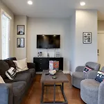 Music Row Luxury Suites - Two King Bedrooms - Private Garage & Ensuite Baths