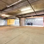 Cashville - Stylish Condo Minutes From Broadway