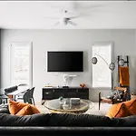 Two Rooftops Spacious Luxury With Private Parking In East Nash