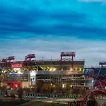 Nash Star Private Condo - 2Bed, 2Bath, Sleep 6, 25 Min Walk To Broadway And All Nashville Attractions, Pool, Gym