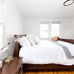 The Hamilton - 3 Bedroom 2 Ba - 1 5 Mi To Broadway