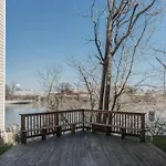 Apartment Captain's Quarters Riverfront #3 *