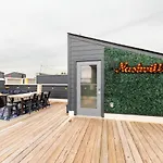 Rooftop Skyline View - Karaoke Stage - 4 Bedroom