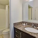 Hotel Towneplace By Marriott Airport