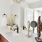 Relax In Style Near The Heart Of Music Holiday home Nashville