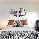 Holiday home Relax In Style Near The Heart Of Music *