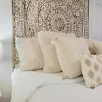 Relax In Style Near The Heart Of Music Holiday home *