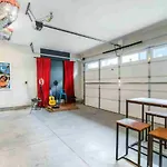 Rooftop Skyline View - Karaoke Stage - 4 Bedroom