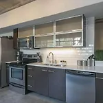 Holiday home Luxe + Modern Johnny Cash Inspired Executive Nashville