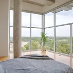 Luxe Two Bedroom Penthouse With Skyline Views, Internet, Gym Holiday home Nashville