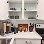 Dreaming With Dolly - Luxe Stay Near Broadway