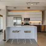 Amazing 2 Bd 4th Floor With Spectacular Views Holiday home Nashville