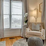 Holiday home Skyline Views From Shelby With Wifi, Fully Furnished, Pet Friendly & In Unit Laundry *