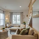 Skyline Views From Shelby With Wifi, Fully Furnished, Pet Friendly & In Unit Laundry *
