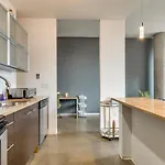 Longterm Just Across The River From Downtown- Fully Equipped For Long Term