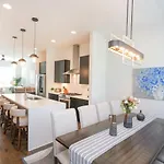 Luxury Townhome Skyline Views Mins To Dt