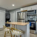 Hot Tub Getaway Close To Downtown! Nashville