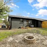 Lorna Leisure House - A