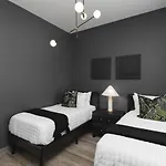 Chic East Nash - Walk To Restaurants Bars And Music Apartment Nashville