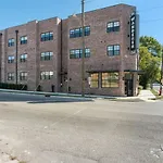 Near Downtown Broadway & Stadium With Free Parking
