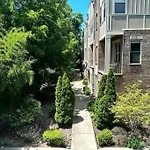 The Painted Muse I Stylish 3Br With Rooftop Hot Tub In East Nashville