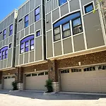 Glitz & Guitars I Stylish 3Br With Rooftop Hot Tub In East Nashville