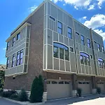 Keys & Canvas East I Rooftop Hot Tub I 5 Mi To Broadway