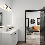 Modern Comfort Only 2 Mile To Downtown Broadway Nashville