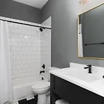 Apartment Near Downtown Broadway & Stadium - Free Parking Nashville
