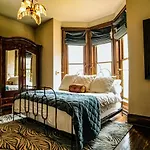 Henrie House I Luxury 4Br Downtown Historic Gem With Library & Patio