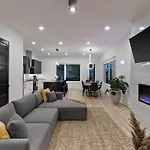 Huge Luxury Urban Oasis 5 Minutes To Downtown Nashville With Free Parking