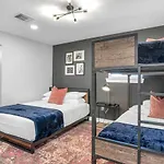 4 Beds Walk To Downtown Nashville Pool And Parking