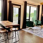 Chic Modern Nashville Condo Pool, Patio, Parking