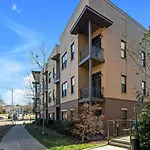 Walk To Vanderbilt And Belmont - Shuffle Board And Free Parking