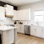 Star Retreat Townhome With Garage 3 Miles To Downtown