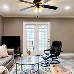 Downtown Condo, Walk To Broadway With Free Parking * Nashville