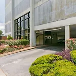 Music City Holiday, On Music Row, Has Pool & Free Parking