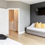 Holiday home Star Retreat Townhome With Garage 3 Miles To Downtown Nashville