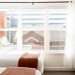 Stylish Downtown With Patio & Free Parking Apartment Nashville
