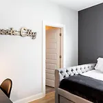 Star Retreat Townhome With Garage 3 Miles To Downtown Holiday home Nashville