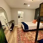 Apartment Walk To Downtown Broadway With Pool, Free Parking, And Gym Nashville