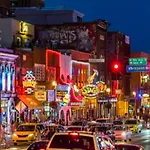 Walk To Downtown Broadway With Pool, Parking And Patio Nashville
