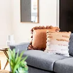 Stylish Downtown With Patio & Free Parking Apartment Nashville